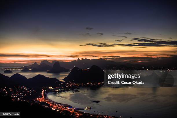 rio de janeiro sunset - niteroi stockfoto's en -beelden