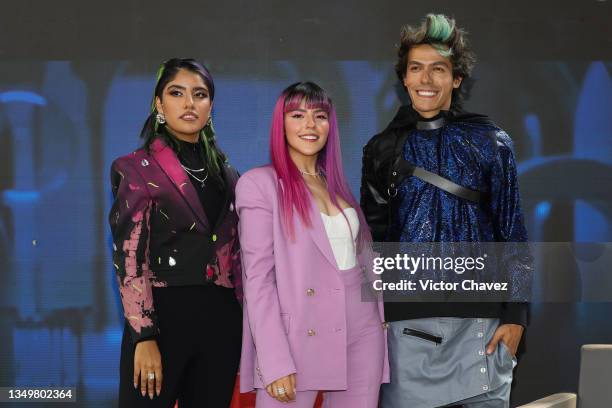 Karen Polinesia, Lesslie Polinesia and Rafa Polinesio attend a press conference to announce their world tour evolución "Los Polinesios Jump Show" at...