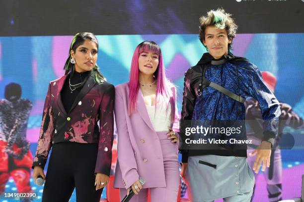 Karen Polinesia, Lesslie Polinesia and Rafa Polinesio attend a press conference to announce their world tour evolución "Los Polinesios Jump Show" at...