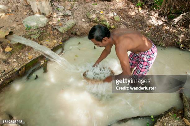 mining for moonstone, sri lanka - sri lankan culture stock pictures, royalty-free photos & images