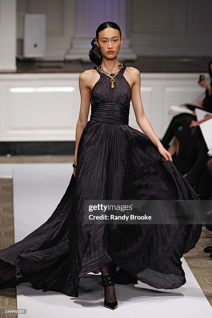 A model walks the runway during the Oscar de la Renta Pre-Fall 2012 News  Photo - Getty Images
