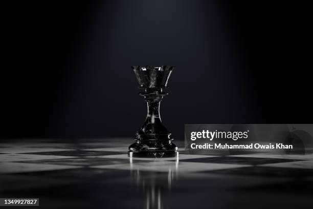 rook chess piece on a chessboard - rook - fotografias e filmes do acervo