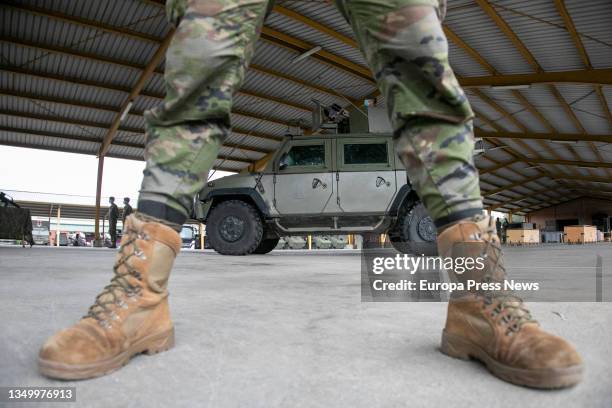 One of the troops that will participate in the deployment of the Infantry Regiment 'Principe' nº3 in Iraq and Mali, during the presentation of this...