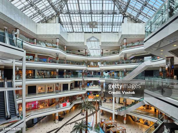 shopping mall in istanbul - contemporary istanbul foto e immagini stock