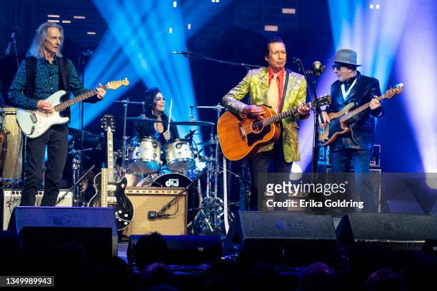 Lenny Kaye, Sheila E and Alejandro Escovedo performs during the Austin City Limits Hall of Fame Induction Ceremony and Celebration at ACL Live on...