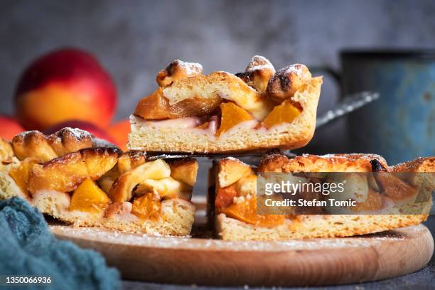 homemade american pie with peaches - breakfast pastries stock pictures, royalty-free photos & images