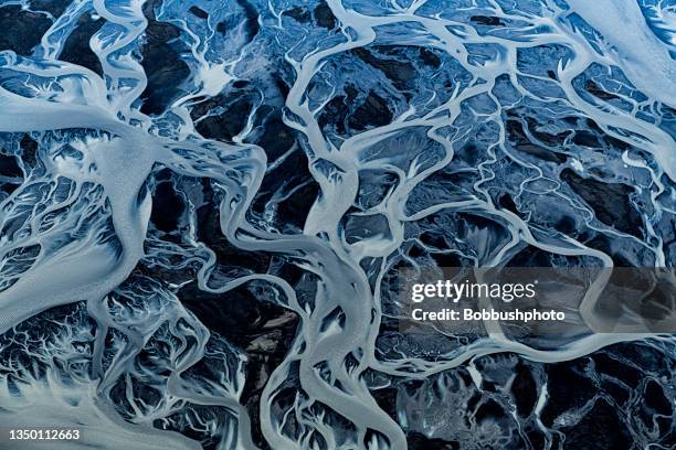 iceland braided river abstract - ijsland stockfoto's en -beelden