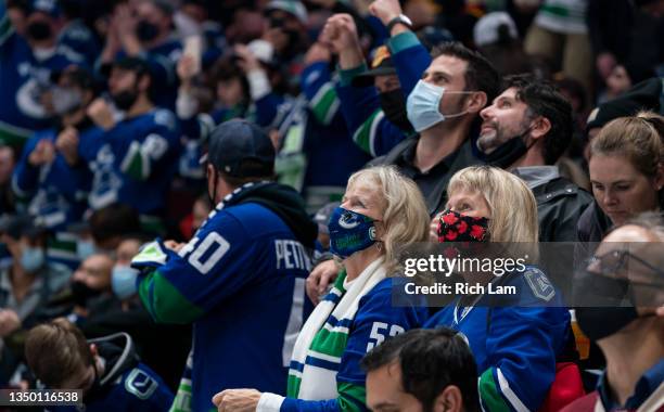 8,604 Wild Canucks Stock Photos, High-Res Pictures, and Images - Getty Images