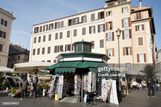 news stand in the street market of campo de fiori. - lisa fiori stock pictures, royalty-free photos & images