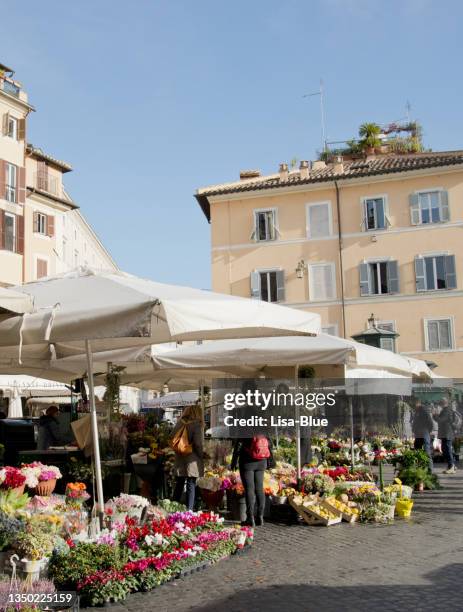 flower market in campo de fiori. - lisa fiori stock pictures, royalty-free photos & images