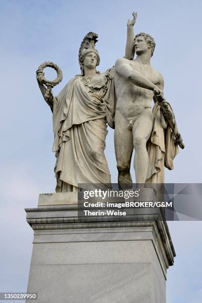 greek mythology statue on schloss bridge, museum island, unter den linden, berlin, germany - pont du château photos et images de collection