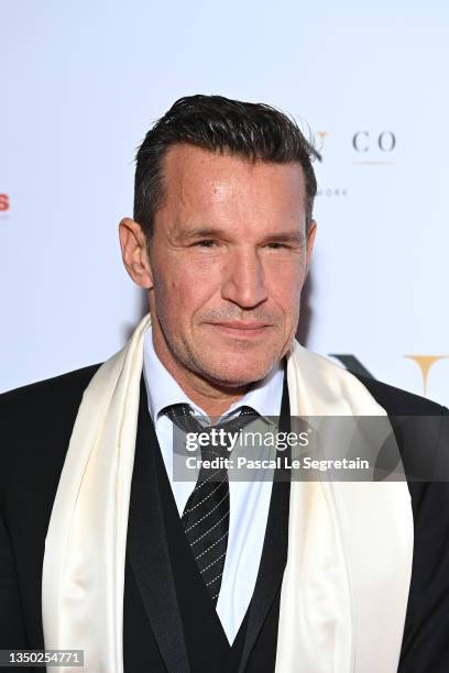 Benjamin Castaldi attends the photocall during the Global Gift Gala 2021 at Four Seasons Hotel George V on October 30, 2021 in Paris, France.