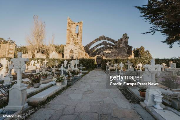 Tombs of the cemetery of Santa Mariña de Dozo, on 22 October, 2021 in Cambados, Pontevedra, Galicia, Spain. This cemetery of the town of Cambados,...