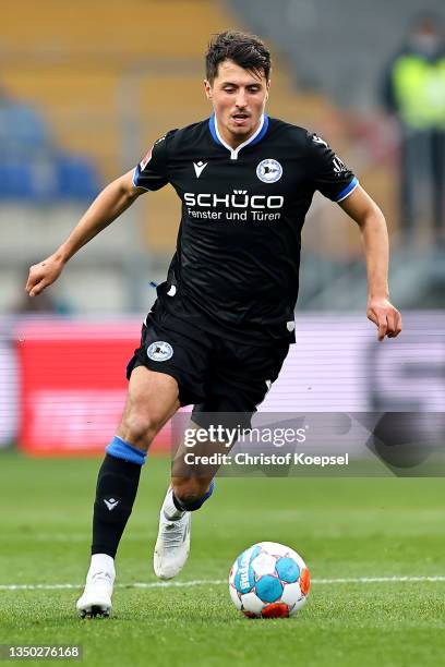 Alessandro Schoepf of Bielefeld runs with the ball during the Bundesliga match between DSC Arminia Bielefeld and 1. FSV Mainz 05 at Schueco Arena on...