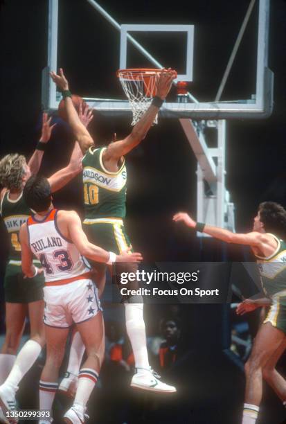 James Donaldson of the Seattle Supersonics in action against the Washington Bullets during an NBA basketball game circa 1982 at the Capital Centre in...