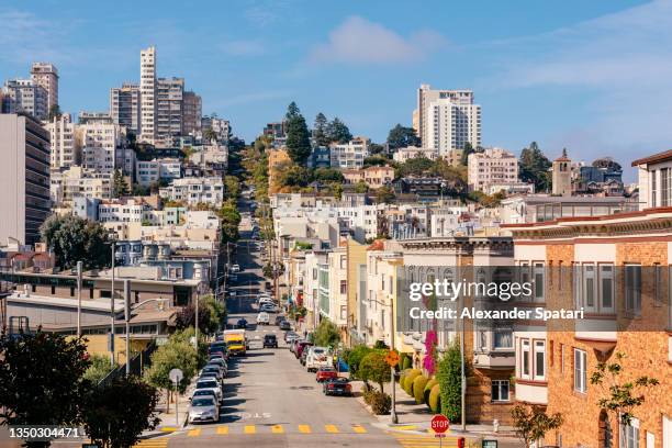 street in north beach district, san francisco, usa - lombard street san francisco stock-fotos und bilder