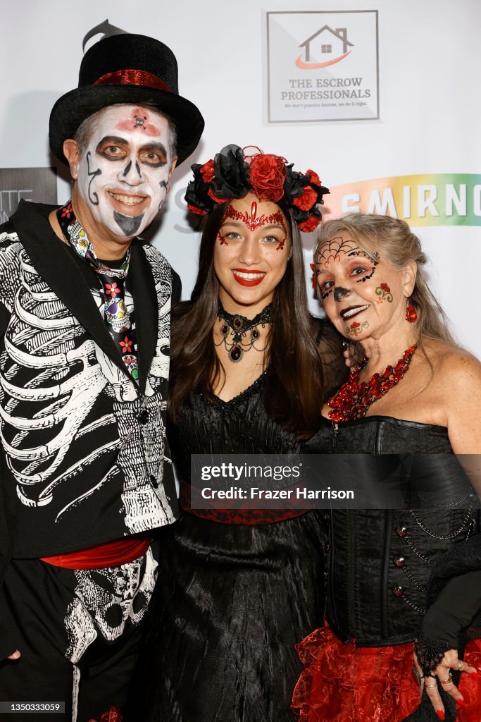 Tony Signoret Tony Signoret, Solange Signoret, and Silvia Signoret attend... News ...