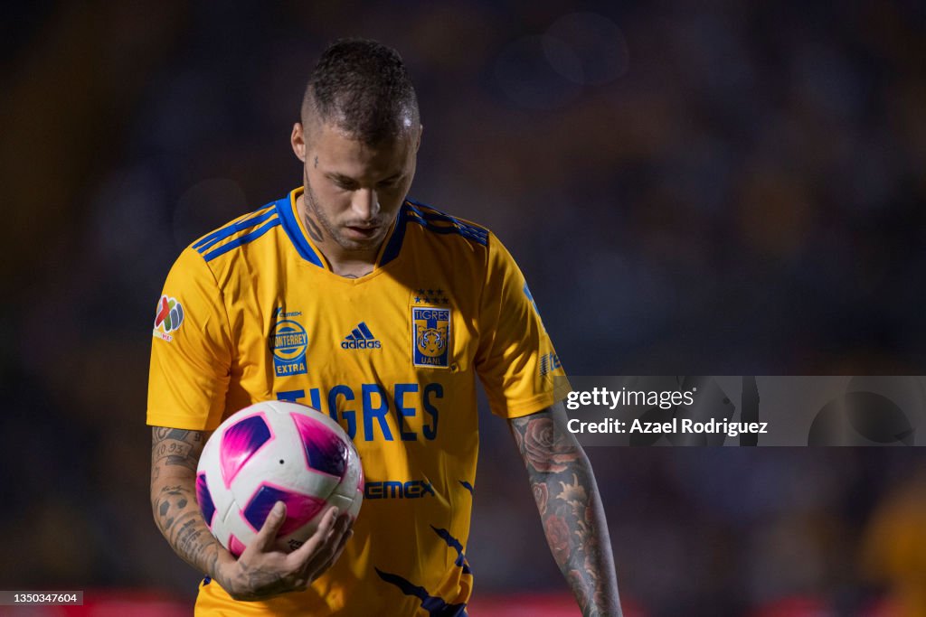 Tigres UANL v Chivas - Torneo Apertura 2021 Liga MX