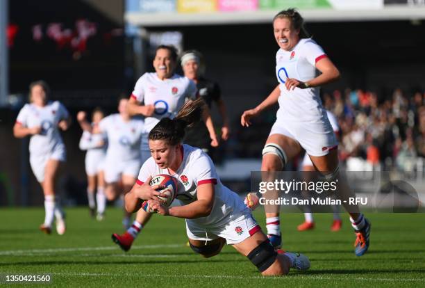 Abbie Ward of England scores their first try during the Autumn International match between England Red Roses and New Zealand at Sandy Park on October...