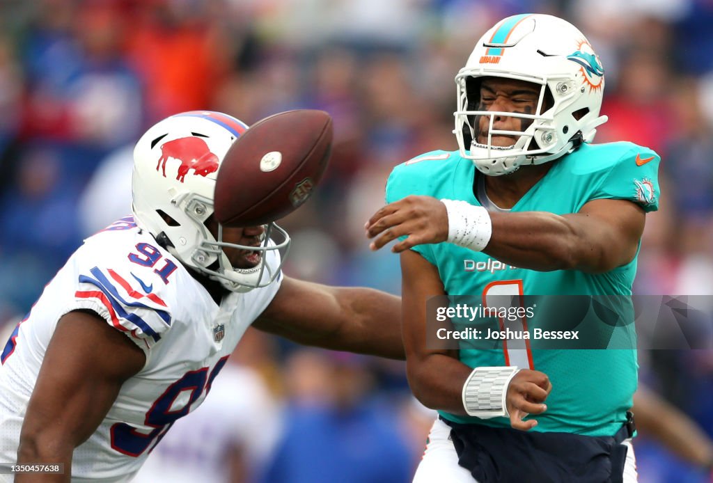 Miami Dolphins v Buffalo Bills