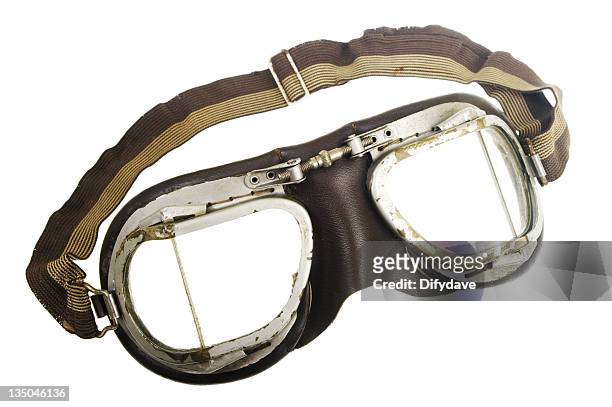 frire paire de lunettes de pilote - flying goggles photos et images de collection