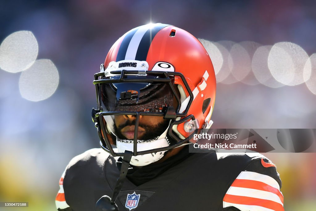 Pittsburgh Steelers v Cleveland Browns