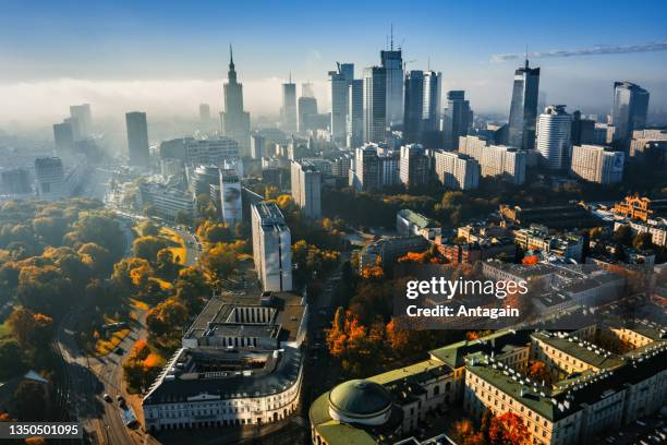 ciudad varsovia - polonia fotografías e imágenes de stock