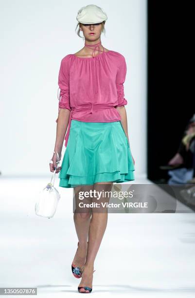 Jacquetta Wheeler walks the runway during the Marc Jacobs Ready to Wear Spring/Summer 2001 fashion show as part of the New York Fashion Week on...