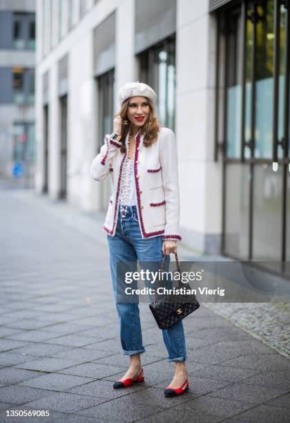 Alexandra Lapp is seen wearing Jeans - Hiker Hover high waist, straight leg Jeans from Mother, Bag - Vintage Classic Chanel Flap-Bag ’The Chanel...