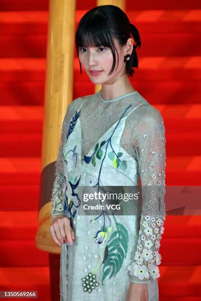 Actress Ai Hashimoto arrives at the red carpet of the opening ceremony of the 34th Tokyo International Film Festival on October 30, 2021 in Tokyo,...