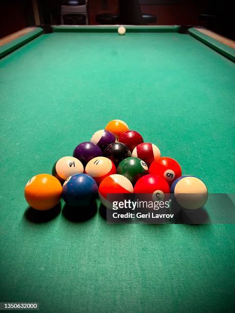 pool table set up - poolbiljart stockfoto's en -beelden