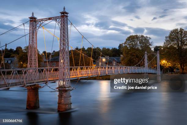 infirmary bridge, inverness, highlands, scotland - inverness fotografías e imágenes de stock