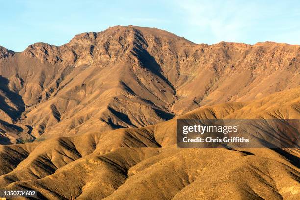 high atlas mountains landscape, morocco, north africa - maroc atlas photos et images de collection