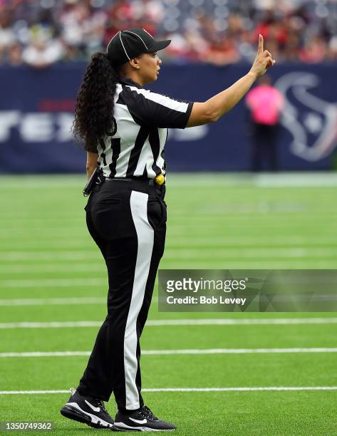 Line judge Maia Chaka as the Los Angeles Rams play the Houston Texans at NRG Stadium on October 31, 2021 in Houston, Texas.