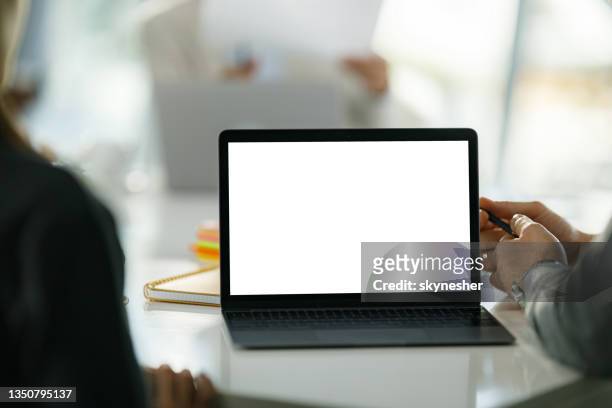 computer with white blank screen in the office. - blank screen stock pictures, royalty-free photos & images