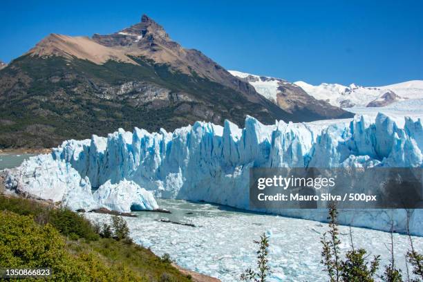 scenic view of snowcapped mountains against clear sky,geleira perito moreno,santa cruz,argentina - geleira fotografías e imágenes de stock