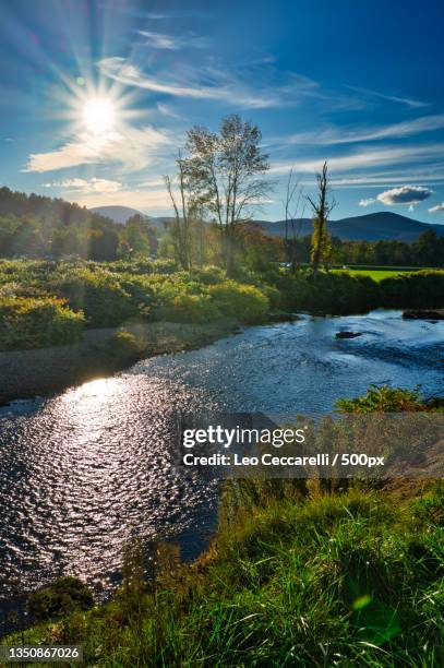 scenic view of lake against sky,stowe,united states,usa - stowe vermont foto e immagini stock