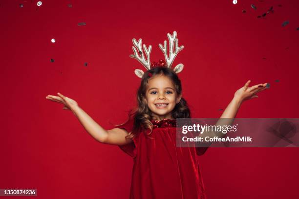 かわいい青い目の女の子 - children christmas ストックフォトと画像