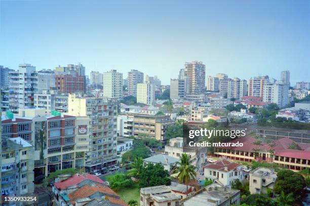 horizonte del centro de la ciudad de maputo, mozambique - maputo ciudad fotografías e imágenes de stock