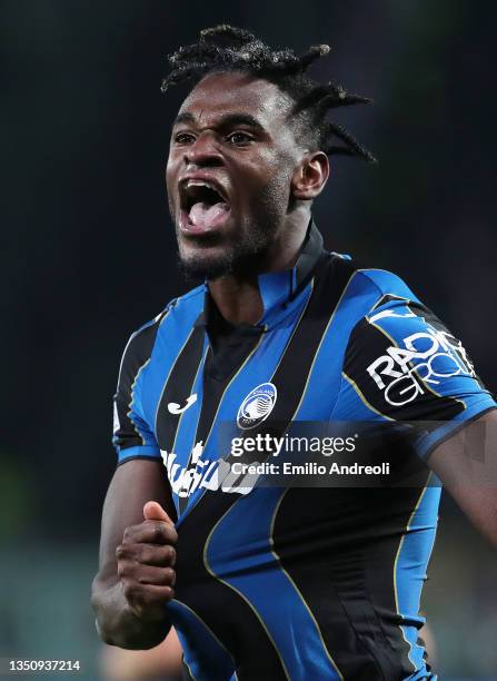 Duvan Zapata of Atalanta BC celebrates after scoring their side's second goal during the UEFA Champions League group F match between Atalanta and...