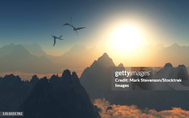 quetzalcoatlus flying high in cretaceous skies. - quetzalcoatlus stock-grafiken, -clipart, -cartoons und -symbole