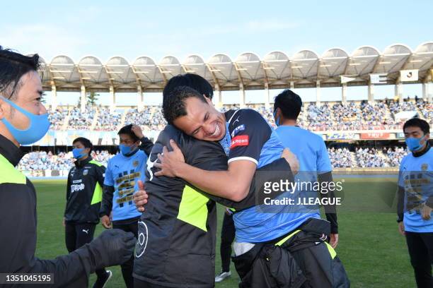Leandro Damiao of Kawasaki Frontale celebrates the J1 Champions after the J.League Meiji Yasuda J1 34th Sec. Match between Kawasaki Frontale and...