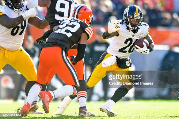 Anthony McFarland of the Pittsburgh Steelers carries the ball during the second half against the Cleveland Browns at FirstEnergy Stadium on October...
