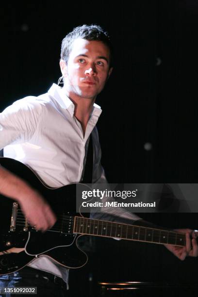 Editors, Tom Smith performs at The BRIT Awards 2008 Launch, The Roundhouse, London, 14th January 2008.