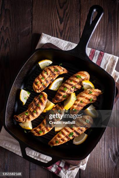 grill pan chicken tenders - seared chicken stock pictures, royalty-free photos & images