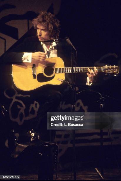 Bob Dylan during Bob Dylan in Concert - File Photos March 1987, United States.