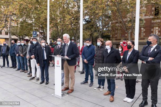 The mayor of Logroño, Pablo Hermoso de Mendoza, speaks in the concentration to observe a minute's silence in repulse for the crime of the 9-year-old...