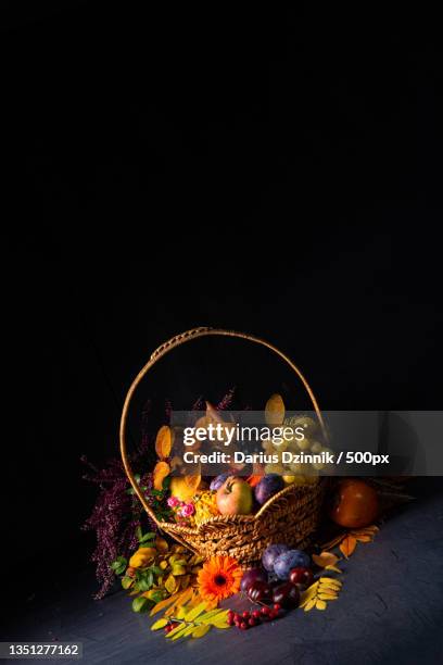 close-up of christmas decoration against black background - rustikal 個照片及圖片檔