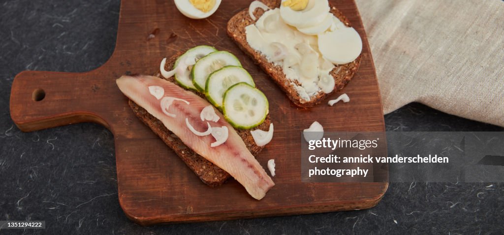 Red herring sandwich