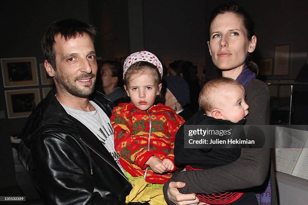 Mathieu Kassovitz, his wife Aurore Lagache, his daughter Ava and his ...